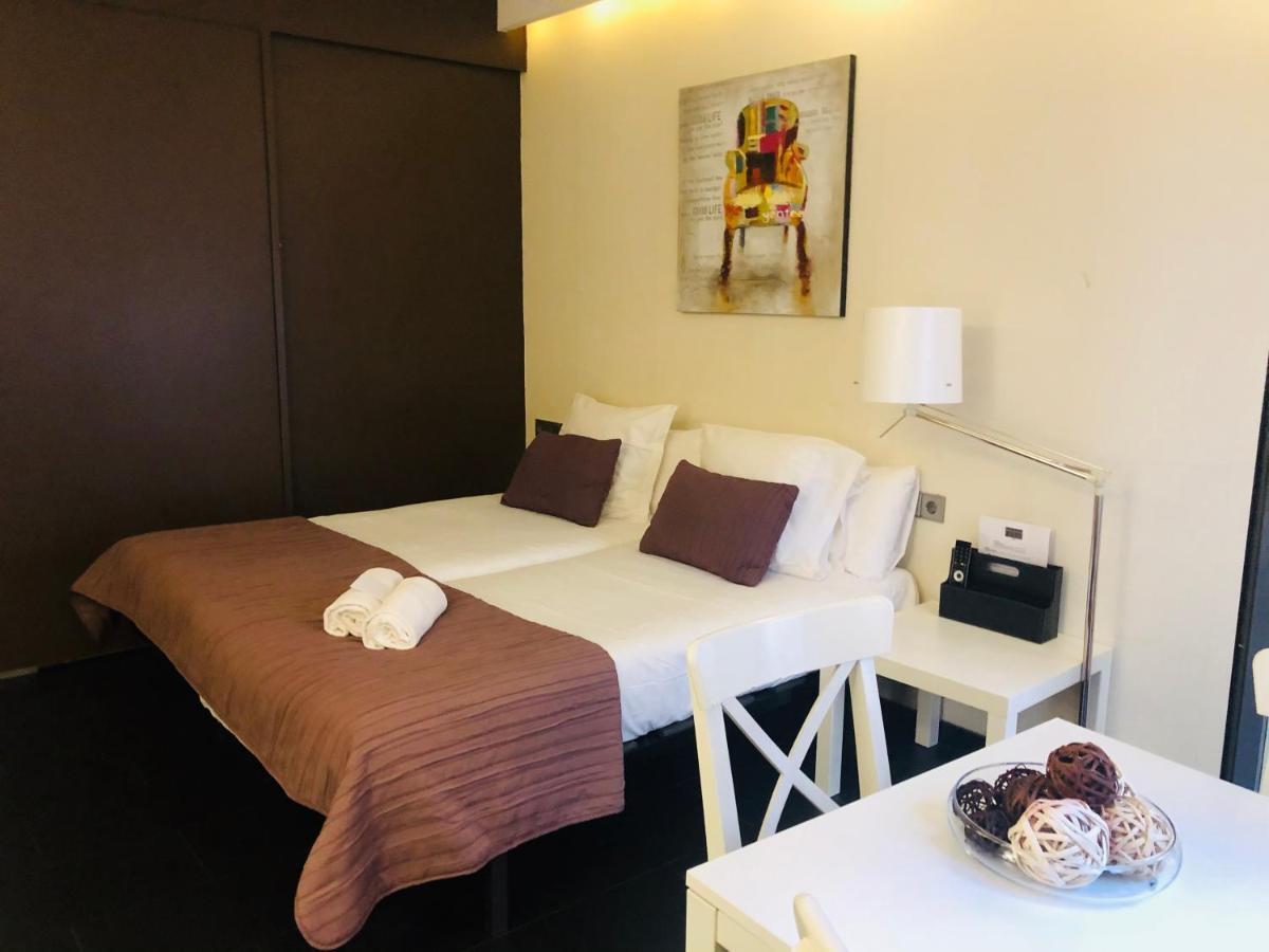 Barcelona Fifteen Central Aparthotel — Photos 2