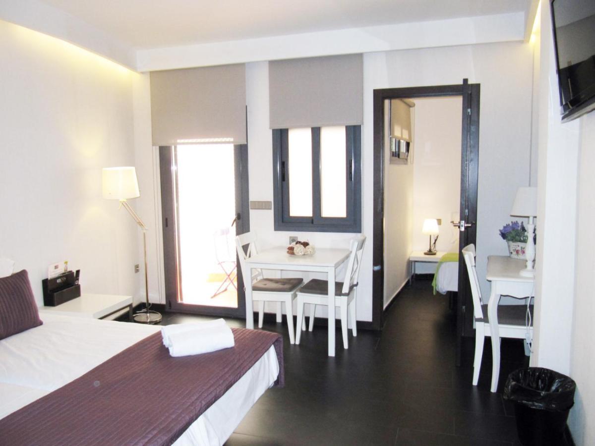 Barcelona Fifteen Central Aparthotel — Photos 1